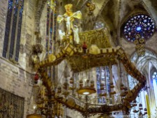 Coronación del Altar Mayor por Gaudí